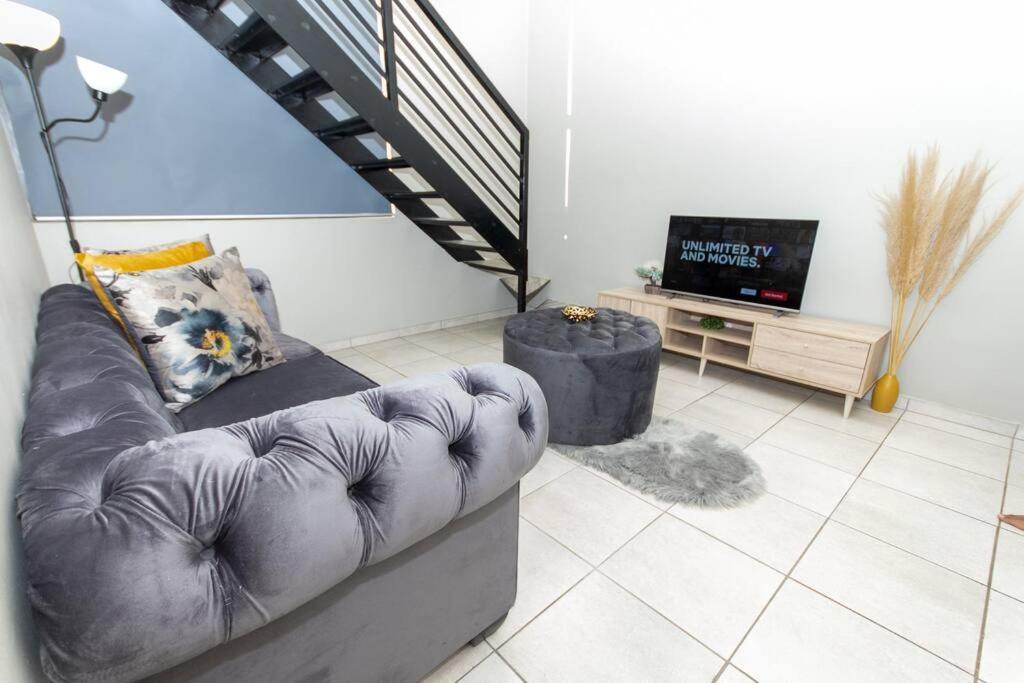 Luxury, Location, & Convenience. Apartment Йоханесбург Екстериор снимка